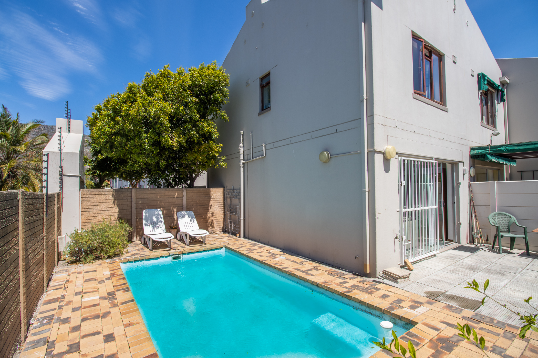 2 Bedroom Property for Sale in Kirstenhof Western Cape